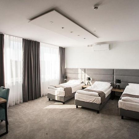 Hotel Tiffany نوفي مياستو لوبافسكي المظهر الخارجي الصورة