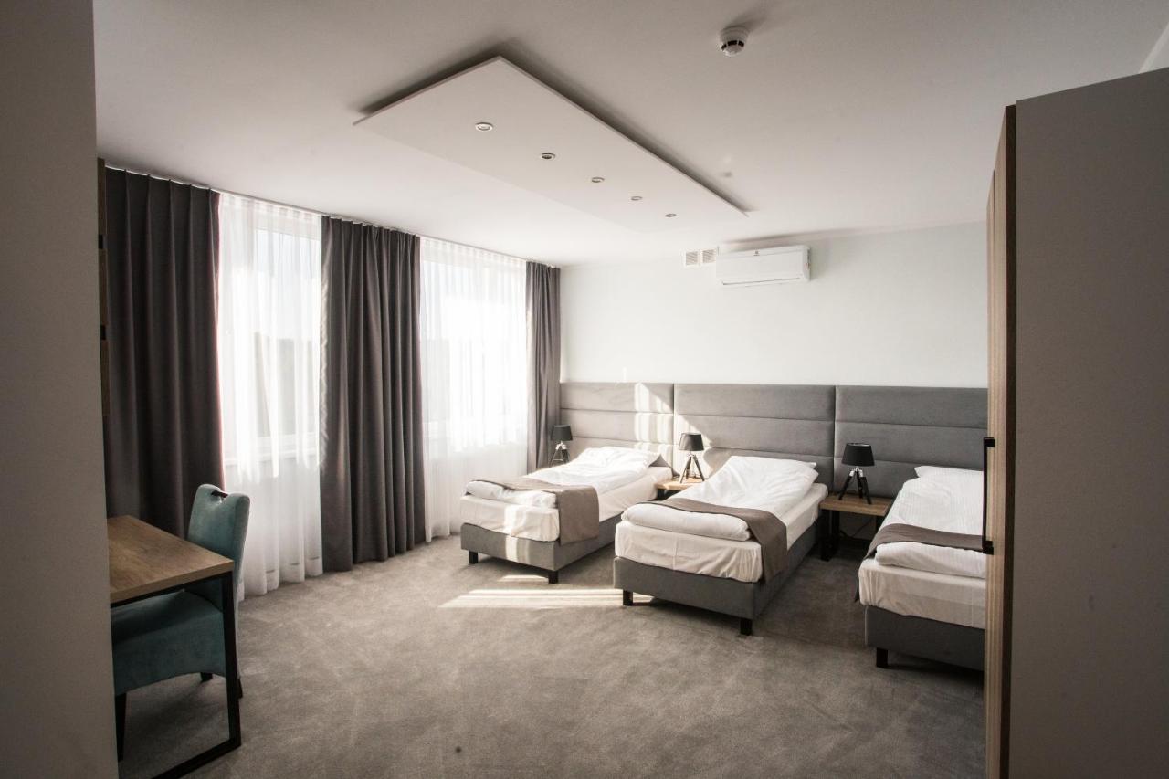 Hotel Tiffany نوفي مياستو لوبافسكي المظهر الخارجي الصورة
